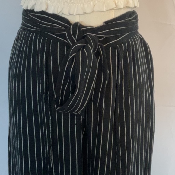 Billabong wide split leg black & white stripe pants size Medium - Picture 3 of 6